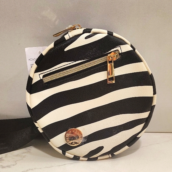 Kendall + Kylie Fanny Black Cream Zebra Print Pack Crossbody Bag NWT - Picture 1 of 9